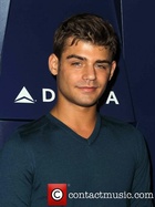 Garrett Clayton : garrett-clayton-1417806963.jpg