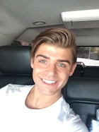 Garrett Clayton : garrett-clayton-1435062001.jpg