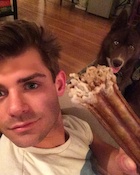 Garrett Clayton : garrett-clayton-1491772321.jpg