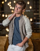 Garrett Clayton : garrett-clayton-1503871561.jpg