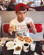 Garrett Clayton : garrett-clayton-1504429201.jpg