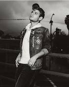 Garrett Clayton : garrett-clayton-1506666601.jpg