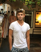 Garrett Clayton : garrett-clayton-1531143302.jpg