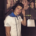 Gregg Sulkin : gregg-sulkin-1428462901.jpg