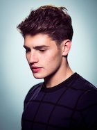 Gregg Sulkin : gregg-sulkin-1436725201.jpg