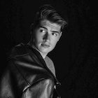 Gregg Sulkin : gregg-sulkin-1444325701.jpg