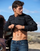 Gregg Sulkin : gregg-sulkin-1447775968.jpg