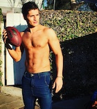 Gregg Sulkin : gregg-sulkin-1468878757.jpg