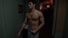 Gregg Sulkin : gregg-sulkin-1487992396.jpg