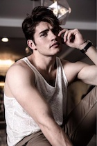 Gregg Sulkin : gregg-sulkin-1488675872.jpg