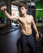 Gregg Sulkin : gregg-sulkin-1561145725.jpg