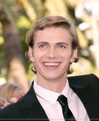 Hayden Christensen : 28_308845162_107_H181010_L.jpg