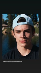 Hayes Grier : hayes-grier-1582405742.jpg