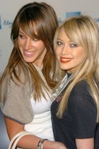 Hilary Duff : TI4U_u1262970205.jpg