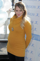 Hilary Duff : hilary-duff-1324221957.jpg