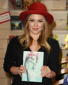 Hilary Duff : hilary-duff-1367761209.jpg