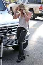 Hilary Duff : hilary-duff-1395154066.jpg