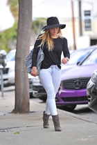 Hilary Duff : hilary-duff-1395154109.jpg