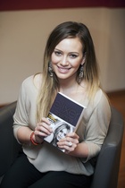 Hilary Duff : hilary-duff-1414253403.jpg