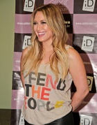 Hilary Duff : hilary-duff-1424893653.jpg