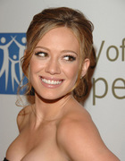 Hilary Duff : hillary_duff_1220523799.jpg