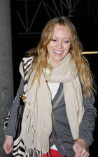 Hilary Duff : hillary_duff_1242159722.jpg