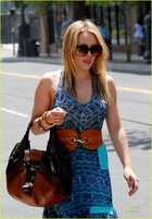 Hilary Duff : hillary_duff_1243544404.jpg