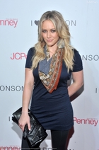 Hilary Duff : hillary_duff_1250911613.jpg