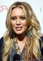 Hilary Duff : hillary_duff_1251052710.jpg