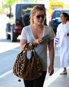 Hilary Duff : hillary_duff_1251873957.jpg