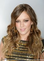 Hilary Duff : hillary_duff_1261824158.jpg