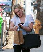Hilary Duff : hillary_duff_1262025544.jpg