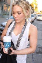 Hilary Duff : hillary_duff_1262025546.jpg