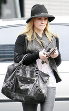 Hilary Duff : hillary_duff_1264301225.jpg