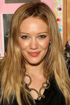 Hilary Duff : hillary_duff_1268927854.jpg