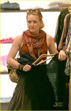 Hilary Duff : hillary_duff_1272006224.jpg