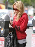 Hilary Duff : hillary_duff_1272137206.jpg