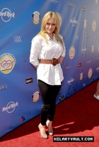 Hilary Duff : hillary_duff_1273014002.jpg