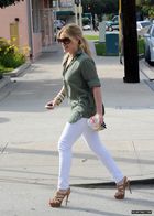 Hilary Duff : hillary_duff_1275856684.jpg