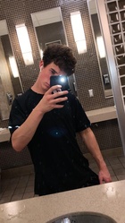 Hunter Rowland : hunter-rowland-1540850641.jpg