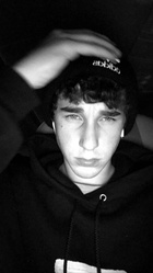 Hunter Rowland : hunter-rowland-1546988881.jpg