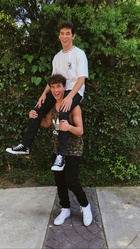 Hunter Rowland : hunter-rowland-1558921861.jpg