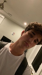 Hunter Rowland : hunter-rowland-1570861802.jpg