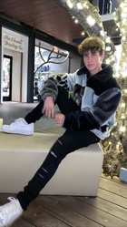 Hunter Rowland : hunter-rowland-1577489403.jpg