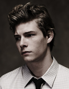 Hunter Parrish : hunter-parrish-1383691110.jpg