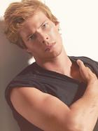 Hunter Parrish : hunter-parrish-1383692085.jpg