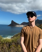 Iain Armitage : iain-armitage-1747665799.jpg
