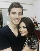 Ian Harding : TI4U1413829353.jpg