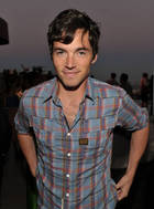 Ian Harding : ian-harding-1335124325.jpg