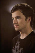 Ian Harding : ian-harding-1338321186.jpg